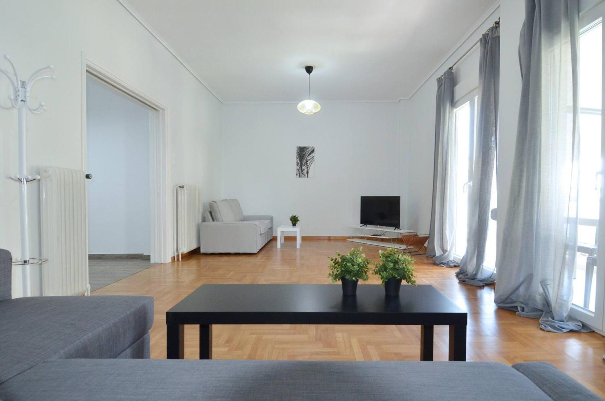 A Spacious Minimal Apatment At Chalandri Atene Esterno foto