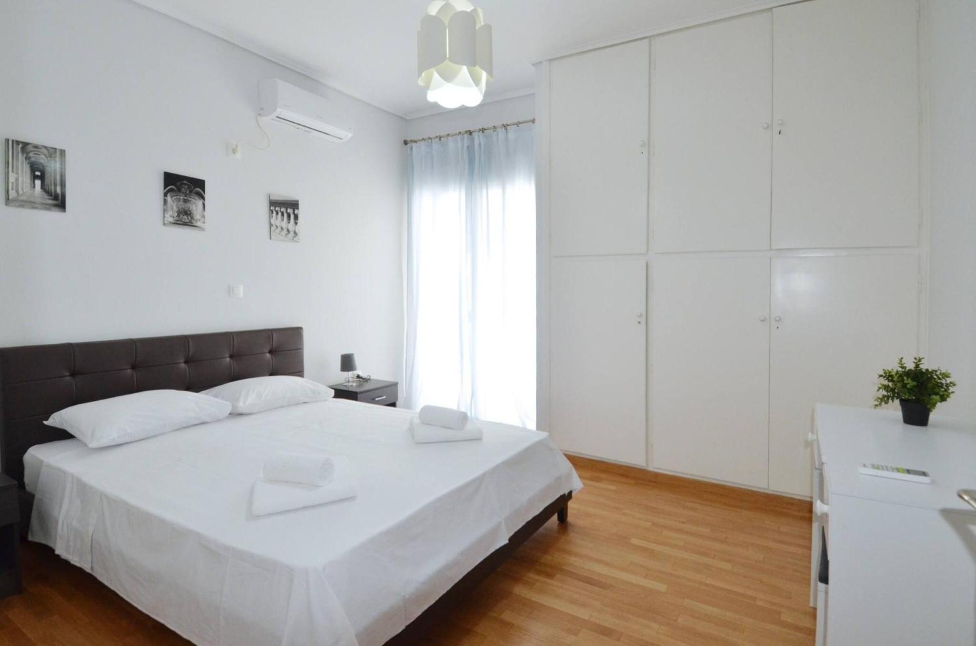 A Spacious Minimal Apatment At Chalandri Atene Esterno foto